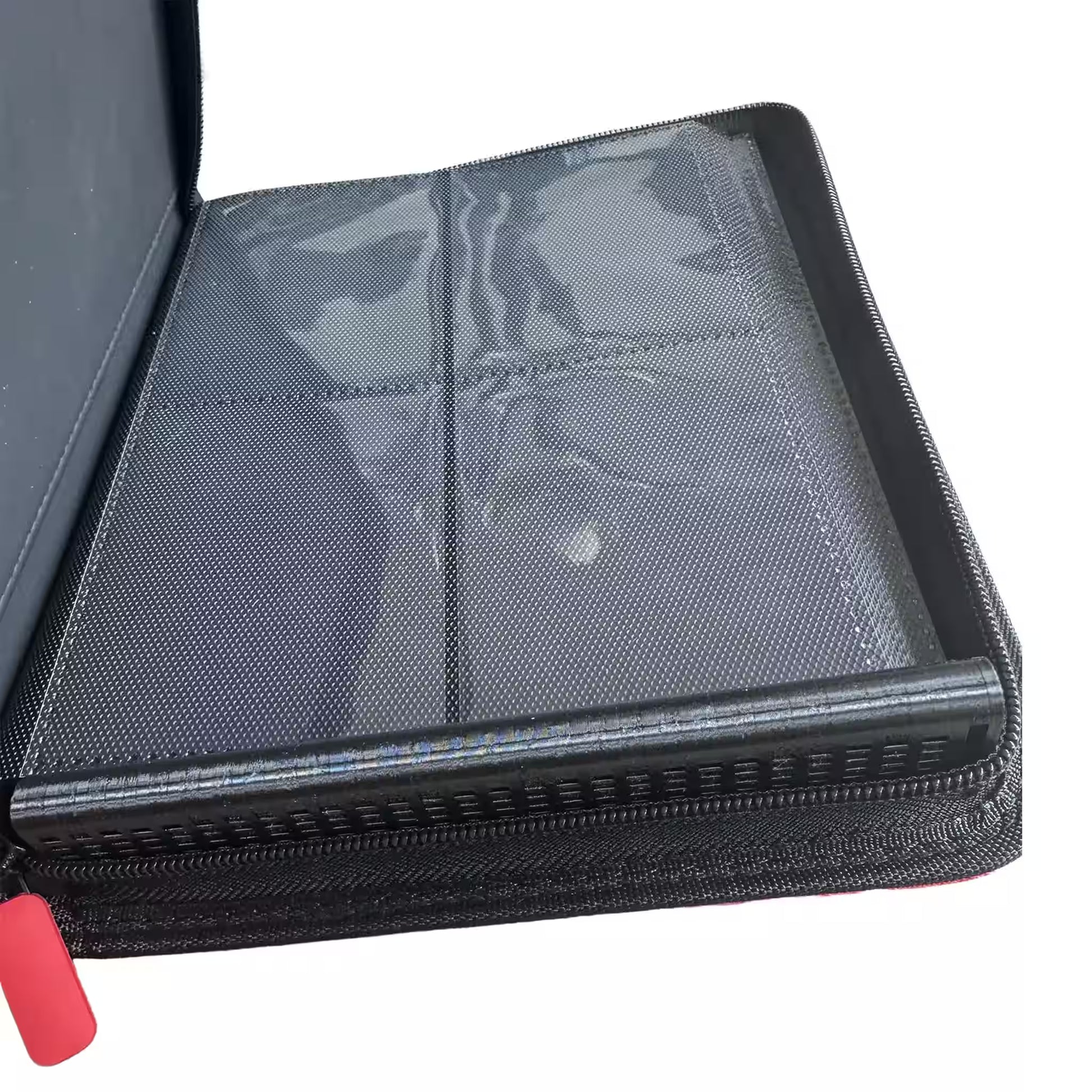 Barrette anti-humidité installée dans un petit classeur Pokémon lorcana onepeace TCG